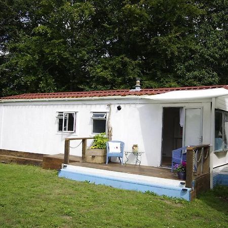 Rockets'S Retreat Villa Bursledon ภายนอก รูปภาพ