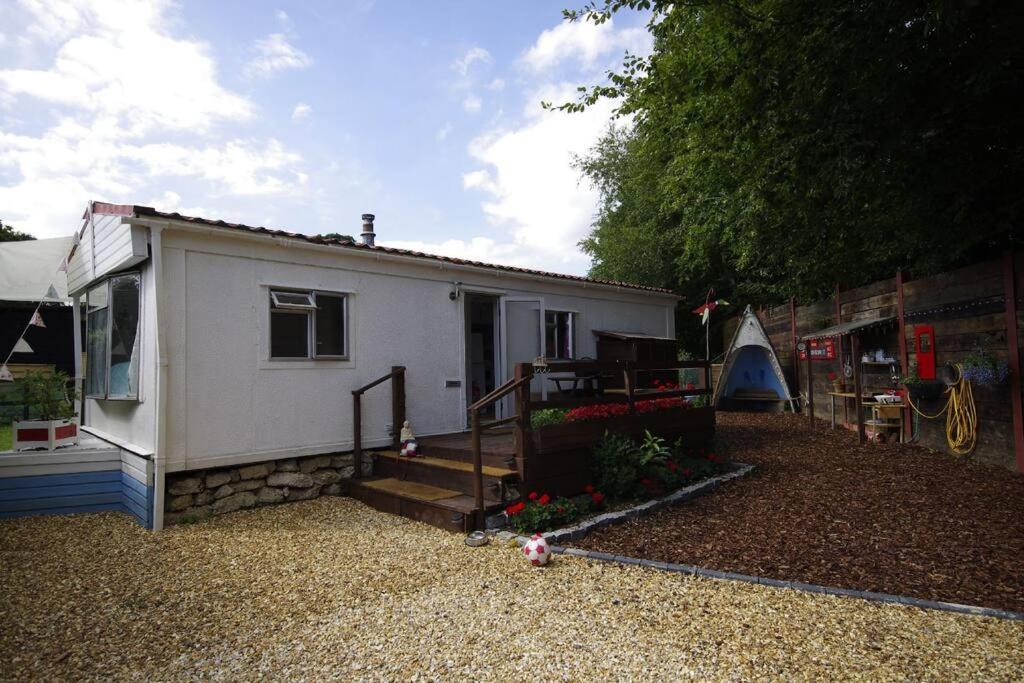 Rockets'S Retreat Villa Bursledon ภายนอก รูปภาพ