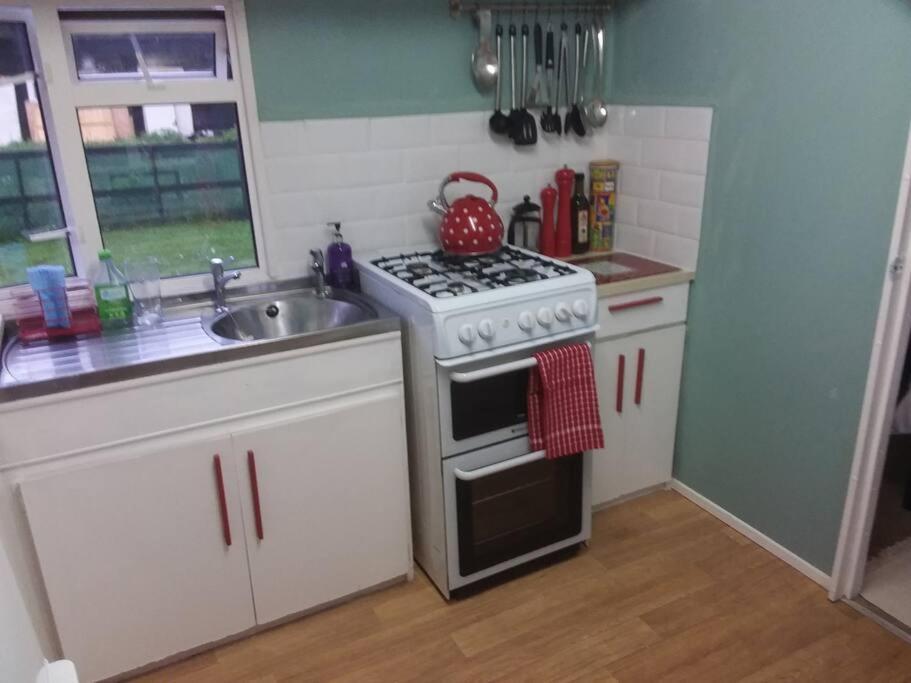 Rockets'S Retreat Villa Bursledon ภายนอก รูปภาพ